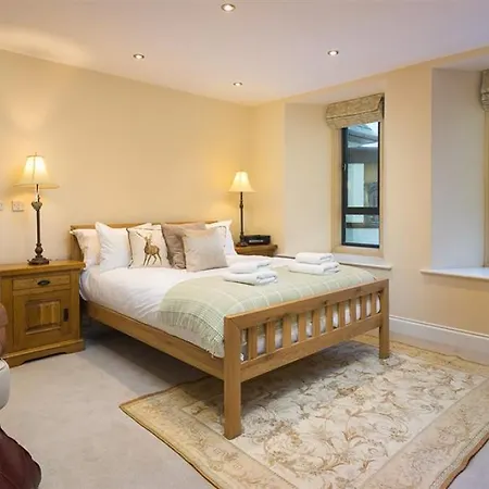 Deer Wood At Applethwaite Hall 温德米尔